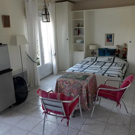 Apartment Meuble 2 Pieces Jardin Piscine *